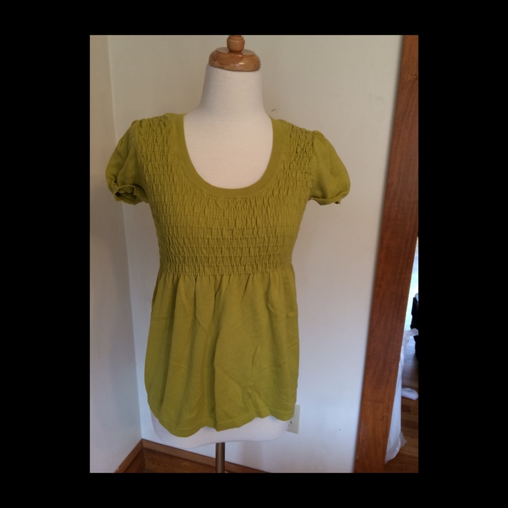 Short sleeved sweater